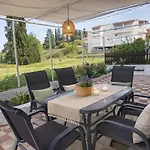 Spacius Garden Flat ,1km From The , Sleeps 5 ,by Likeyourhome Appartamento