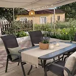 Appartamento Spacius Garden Flat ,1km From The , Sleeps 5 ,by Likeyourhome Vátos