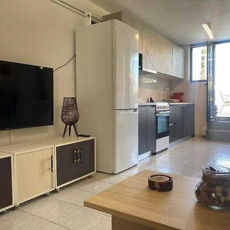 Apartment Roula S Cozy With Private Yard & Parking *