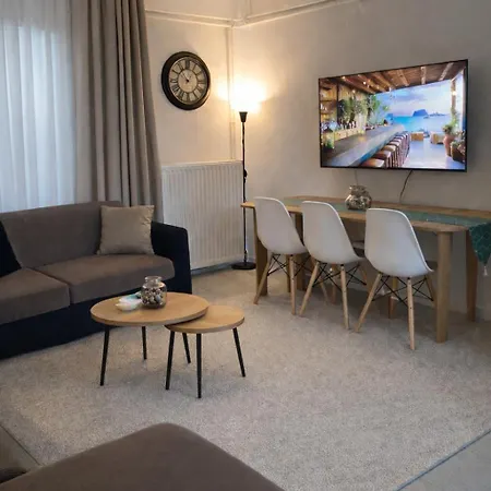 Spacius Garden Flat ,1km From The , Sleeps 5 ,by Likeyourhome Apartament *
