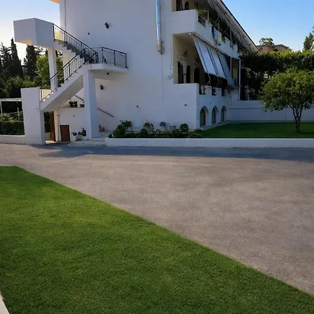 Apartament Spacius Garden Flat ,1km From The , Sleeps 5 ,by Likeyourhome *