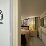Spacius Garden Flat ,1km From The , Sleeps 5 ,by Likeyourhome